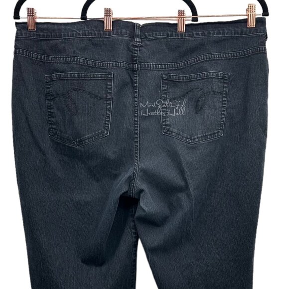 Avenue Jeans Two Pairs Light & Black Wash Denim Lite Straight Leg Size 22 - Picture 8 of 12